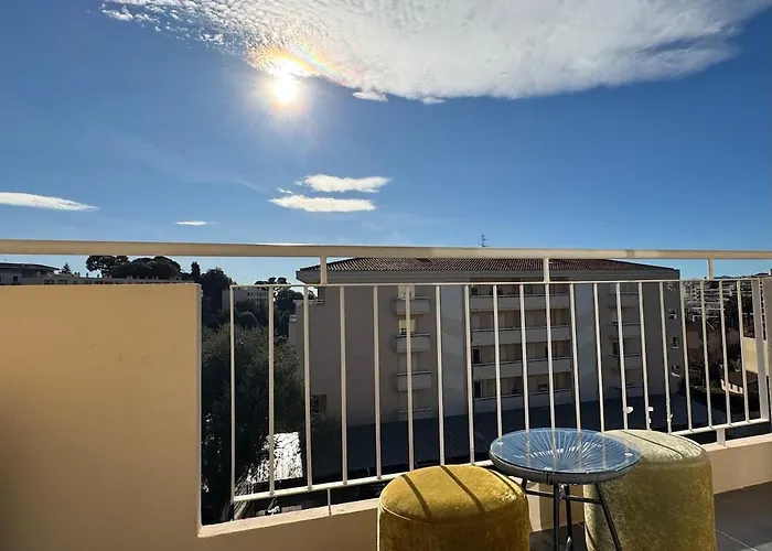 Beautiful 4 - 2 Km From Downtown Cannes Apartment *